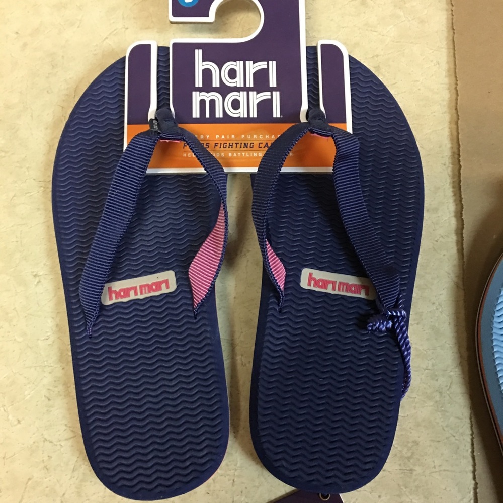 Hari Mari flip flops sz6 NWT